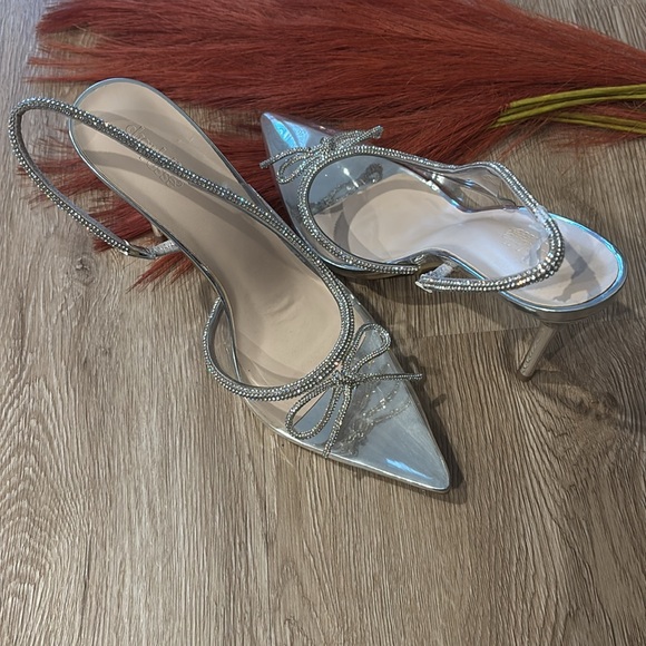 Silver Heels with Pointed Toe - Picture 1 of 3